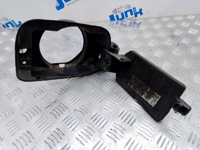 Кронштейн крепления лючка бензобака 8T0809999G VAG