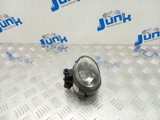 Левая противотуманная фара 8T0941699 VAG