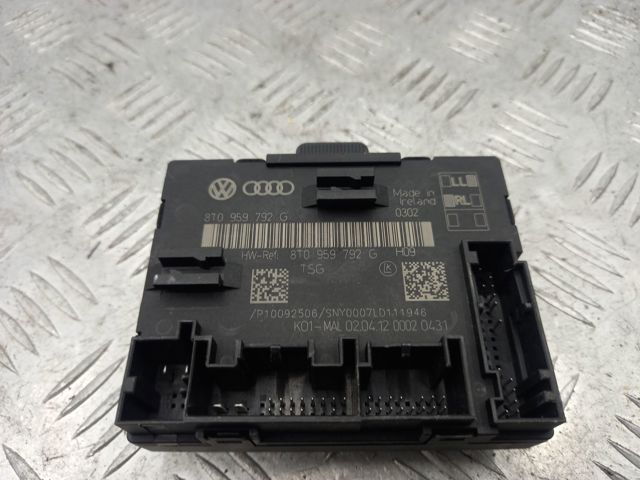 Блок комфорта передней двери 8T0959792G VAG