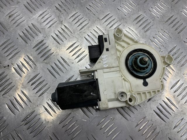 8T0959801A VAG Мотор стеклоподъемника двери передней левой купить в Тернополь