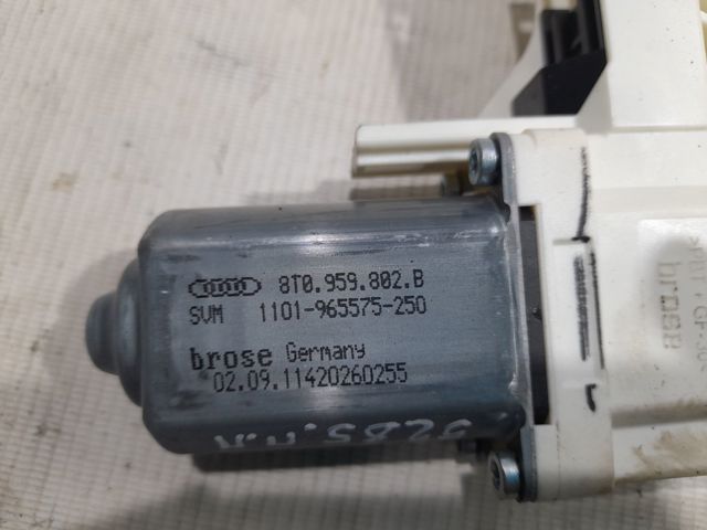 VAG 8T0959802B Мотор стеклоподъемника двери передней правой в наличии Николаев