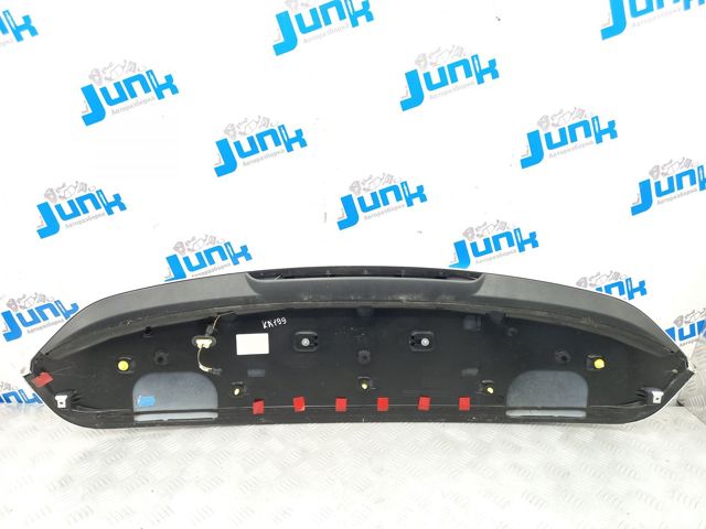 Крыло на багажник 8U0827933FGRU VAG