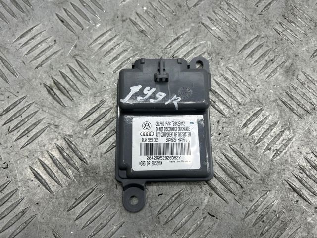 8U0959339 VAG купить в Ужгород