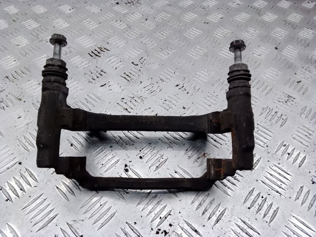 8V0615126A VAG Скоба суппорта купить в Николаев
