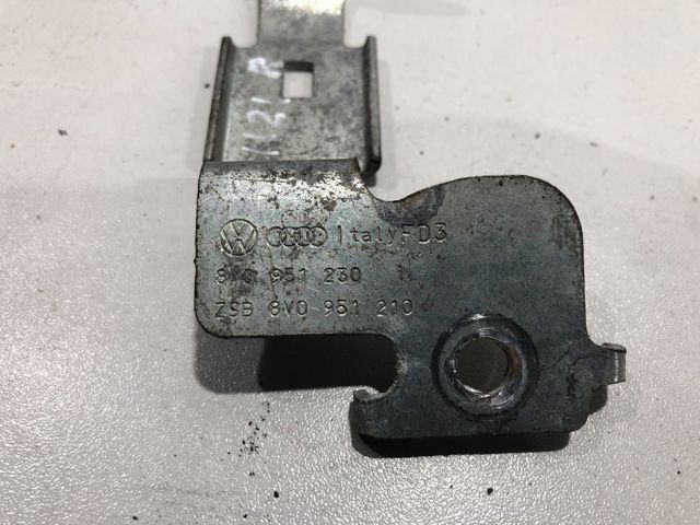 VAG 8V0951210 в наличии Винница