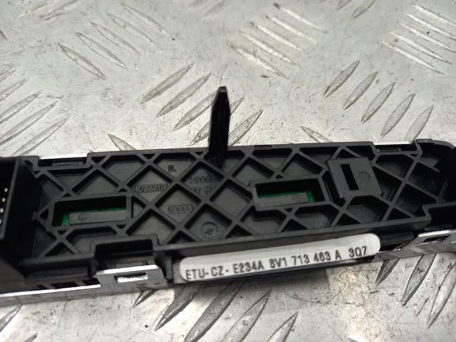 8V1713463A3Q7 VAG купить в Кривой Рог
