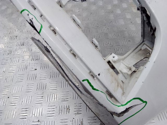8V5807065BGRU VAG Бампер передний купить в Львов