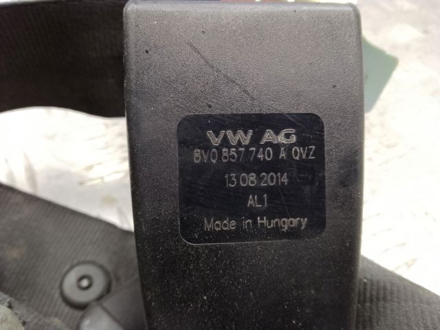 Ремень безопасности задний 8V5857807V04 VAG