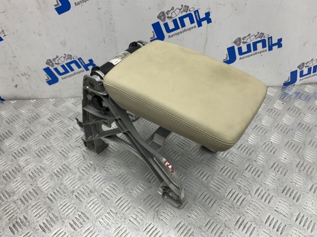 Крышка подлокотника 8W0864207HZC1 VAG
