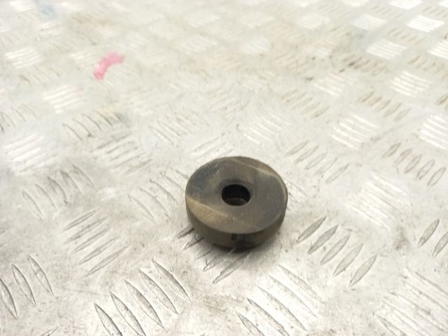 Подушка радиатора нижняя 9048040021 TOYOTA