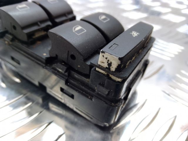 Кнопки переднего левого стеклоподъёмника 9218044 BMW