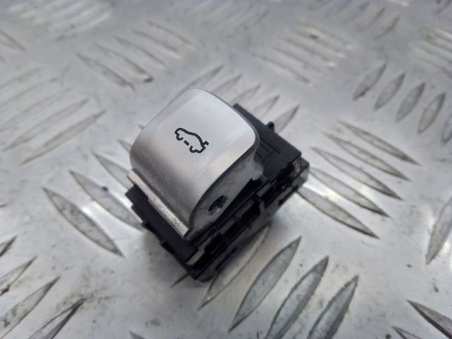 9299459 BMW Кнопка салона привода крышки багажника (двери 3/5-й (ляды) купить в Павлоград