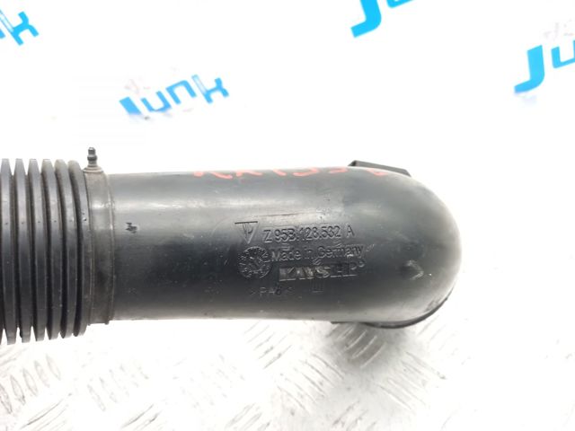Патрубок воздушный, выход воздушного фильтра 95B128532A PORSCHE