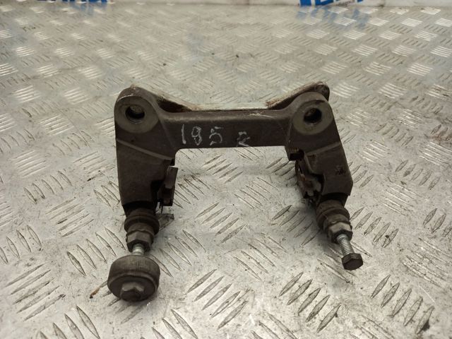 Скоба тормозного заднего суппорта 95B615426C VAG