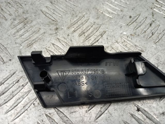 PORSCHE 95B837095B в наличии Черкассы