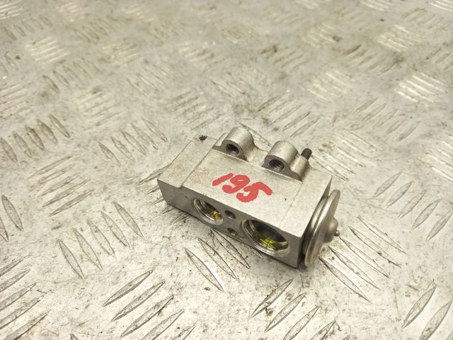 Клапан TRV, кондиционера 95B898031 PORSCHE
