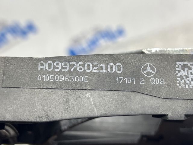 Держатель наружной ручки двери, задней левой A0997602100 MERCEDES