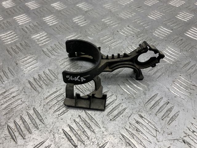 Скоба тормозной трубки A1644210594 MERCEDES