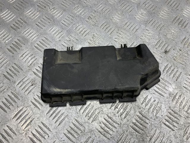 Крышка блока предохранителей A1645400782 MERCEDES