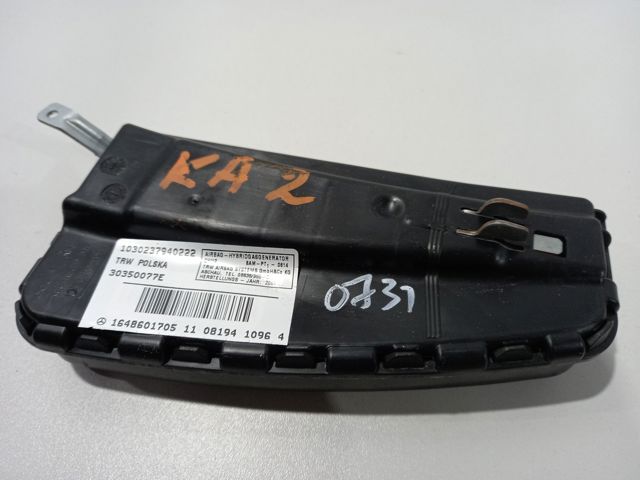 Подушка Айрбег спинки сидения левого A1648601705 MERCEDES