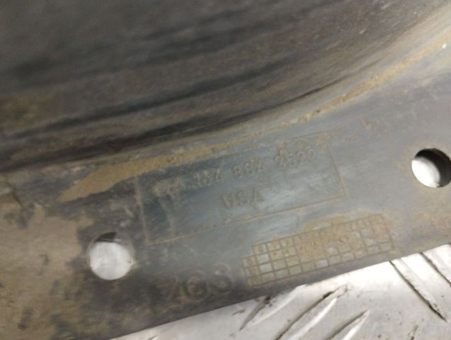 Подкрылок переднего крыла, левый задний A1648842522 MERCEDES