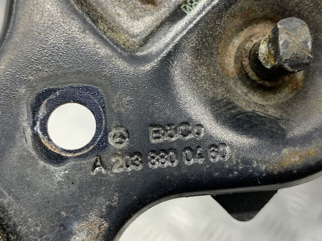 Запор капота (замок и привод замка капота) A2038800460 MERCEDES