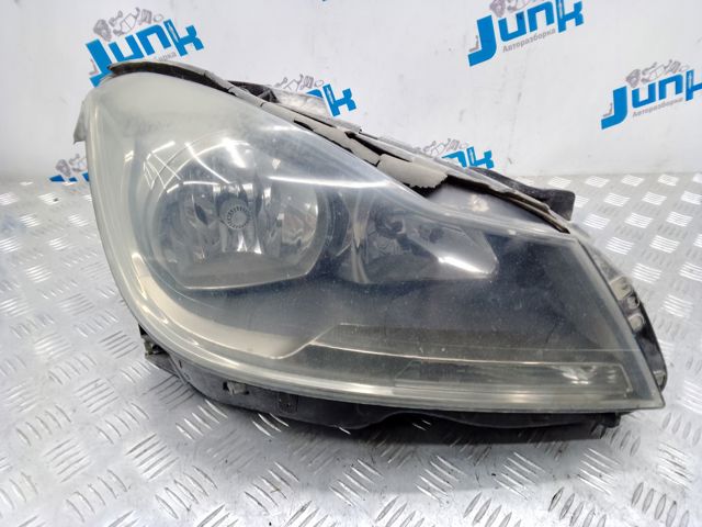 Правая блок фара A2048200039 MERCEDES