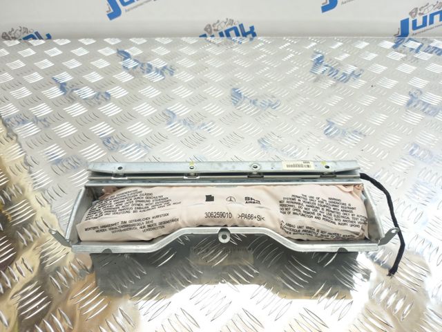 Эйрбэг защиты коленей нижняя A2048601902 MERCEDES