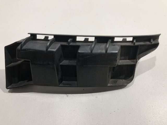Кронштейн бампера заднего, внешний правый A2048800603 MERCEDES