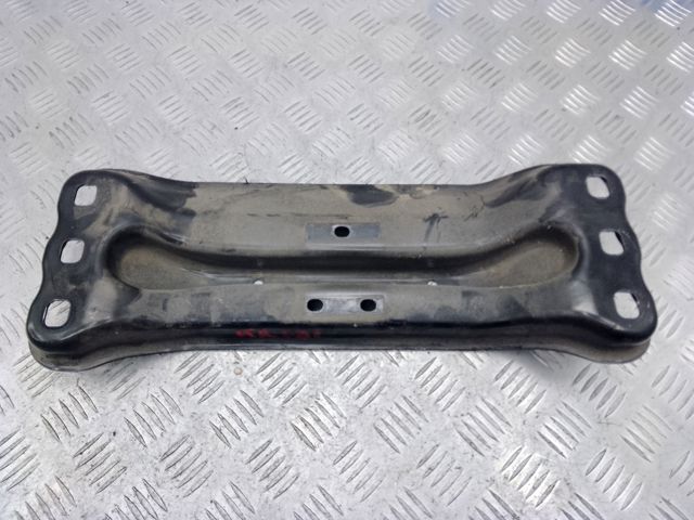 MERCEDES A2052400102 Балка крепления коробки передач в наличии Житомир