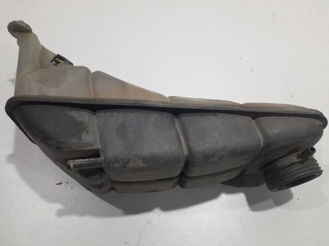 Расширительный бачок охлаждения Мерседес-бенц Е