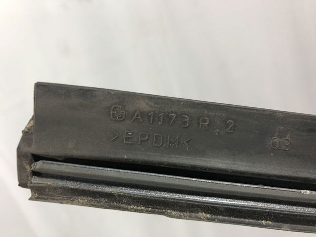 Накладка крыши правая A2116900862 MERCEDES