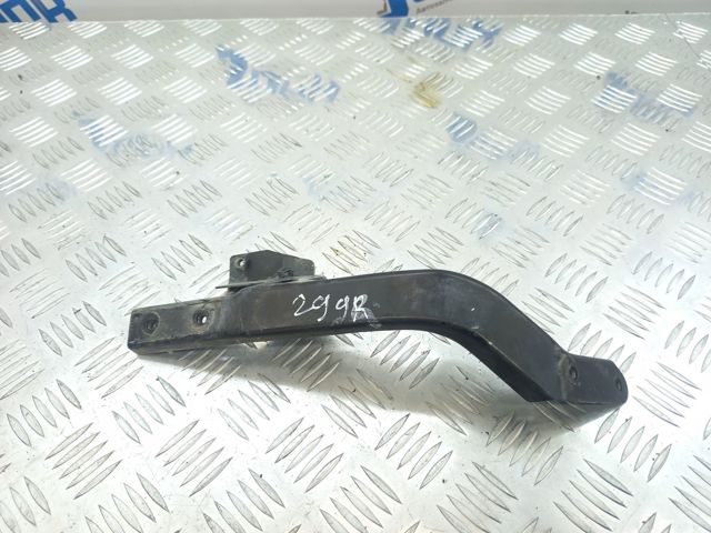 Рамка радиатора правая A2216200491 MERCEDES