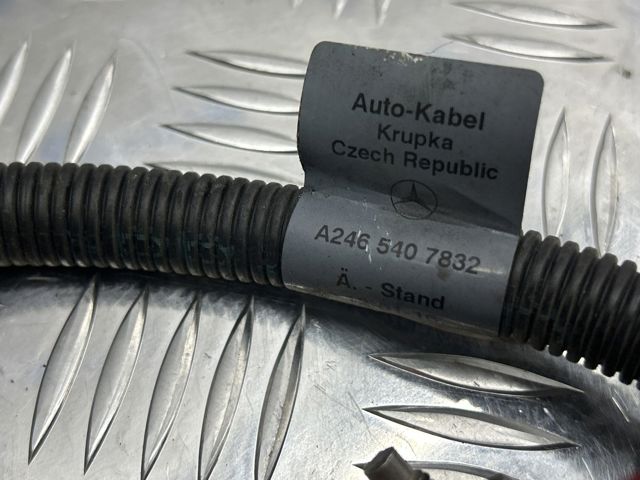 Аккумуляторная клемма A2465407832 MERCEDES