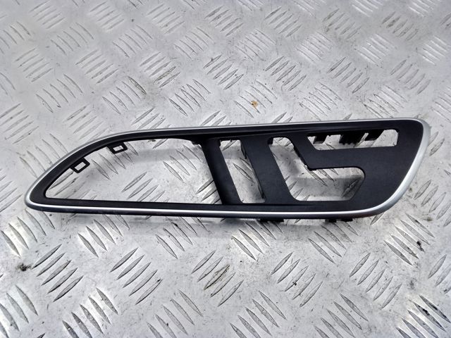 Облицовка внутренней ручки двери, передней, левой A2467200548 MERCEDES