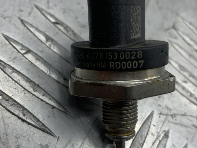 Датчик давления топлива A2781530028 MERCEDES
