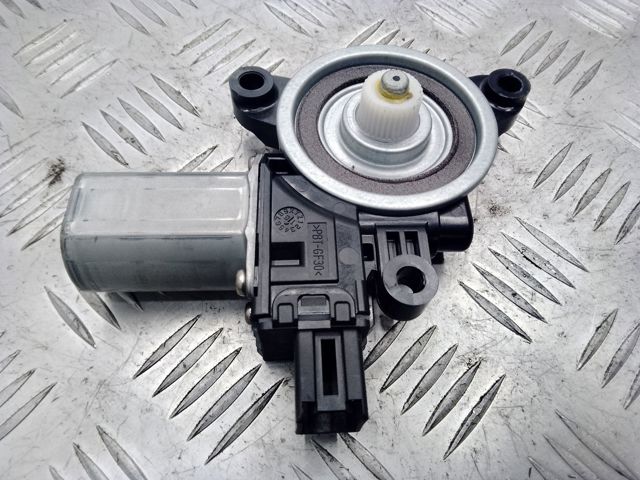 Мотор стеклоподъемника двери задней, левой BHP15958X MAZDA