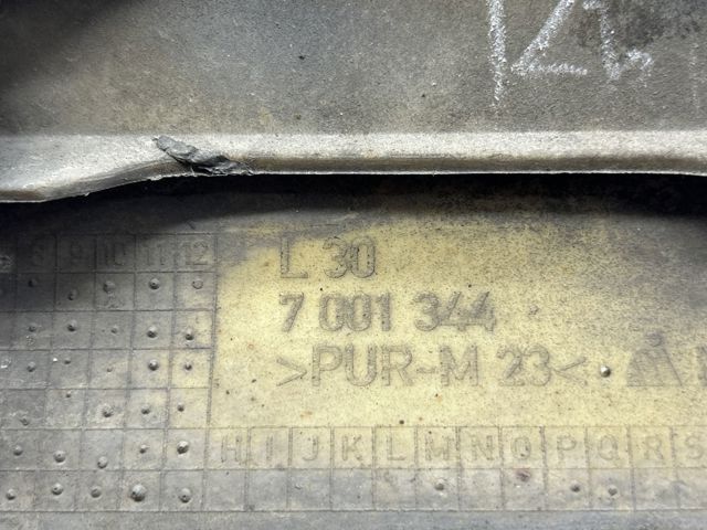 DDC500440 LAND ROVER Молдинг крыла переднего правого купить в Житомир