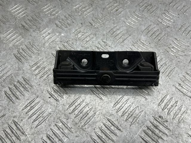 Фиксатор/петля (зацеп) замка двери/крышки багажника FQQ500060 LAND ROVER