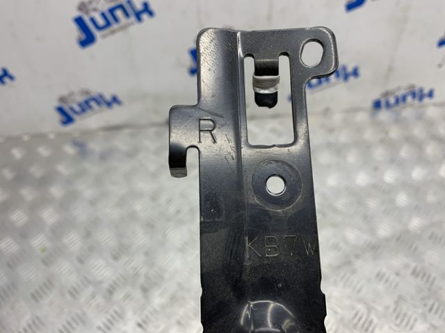 Кронштейн бампера заднего, правый KB7W52B22A MAZDA