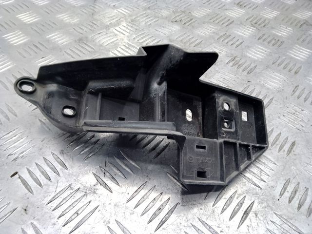 KB8A50C12 MAZDA Кронштейн бампера переднего правый купить в Ужгород