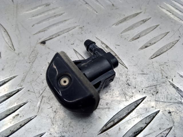 Форсунка омывателя заднего стекла KD3567510 MAZDA