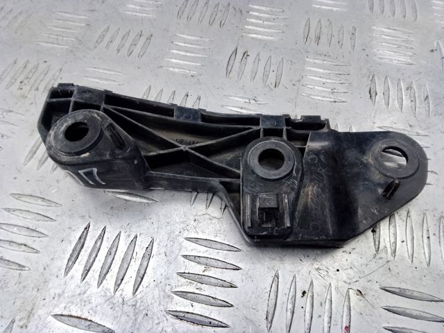 Кронштейн бампера переднего, внешний правый KD45500T1 MAZDA