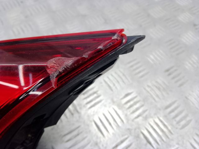 Фонарь задний внутренний правый KD53513F0E MAZDA