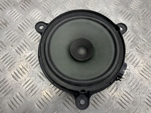 Динамик задней двери KE7066960 MAZDA