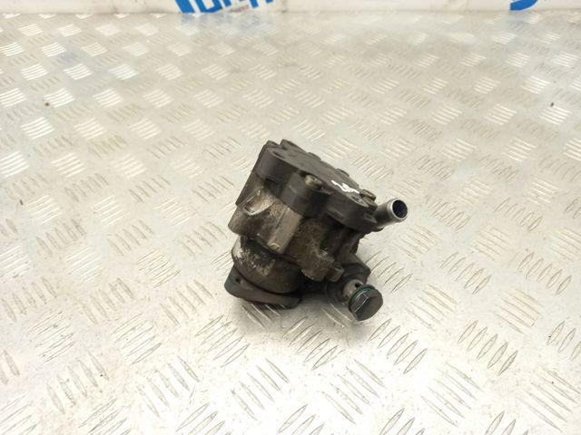 Насос гидравлики LR011844 LAND ROVER
