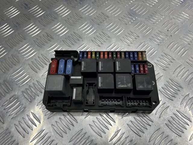 LR012696 Блок предохранителей купить Киев