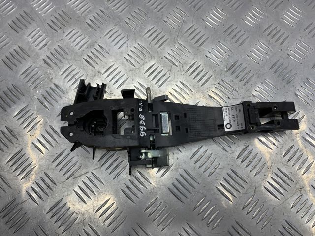 Держатель наружной ручки двери, передней левой LR018296 LAND ROVER