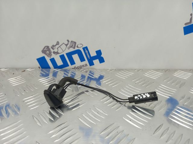 Веерная форсунка омывателя LR018834 LAND ROVER