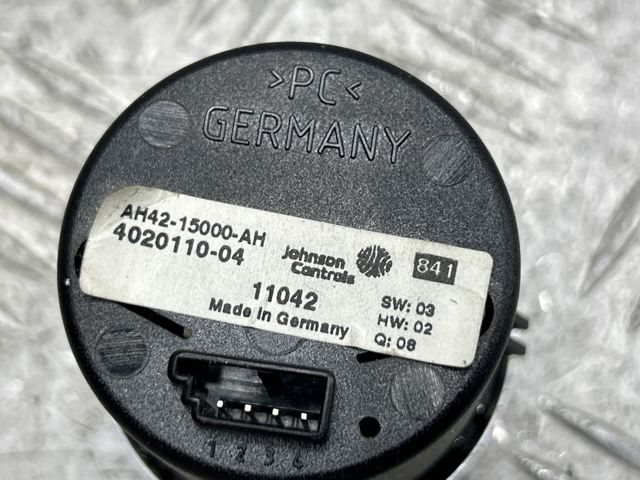 Часы салонные LR023521 LAND ROVER